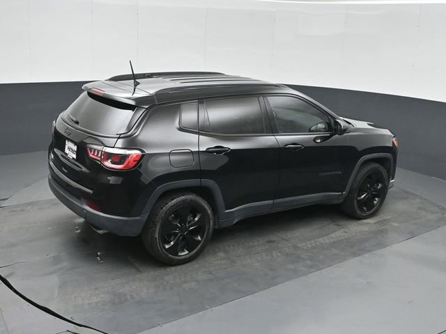 Used 2018 Jeep Compass Latitude FWD image 31