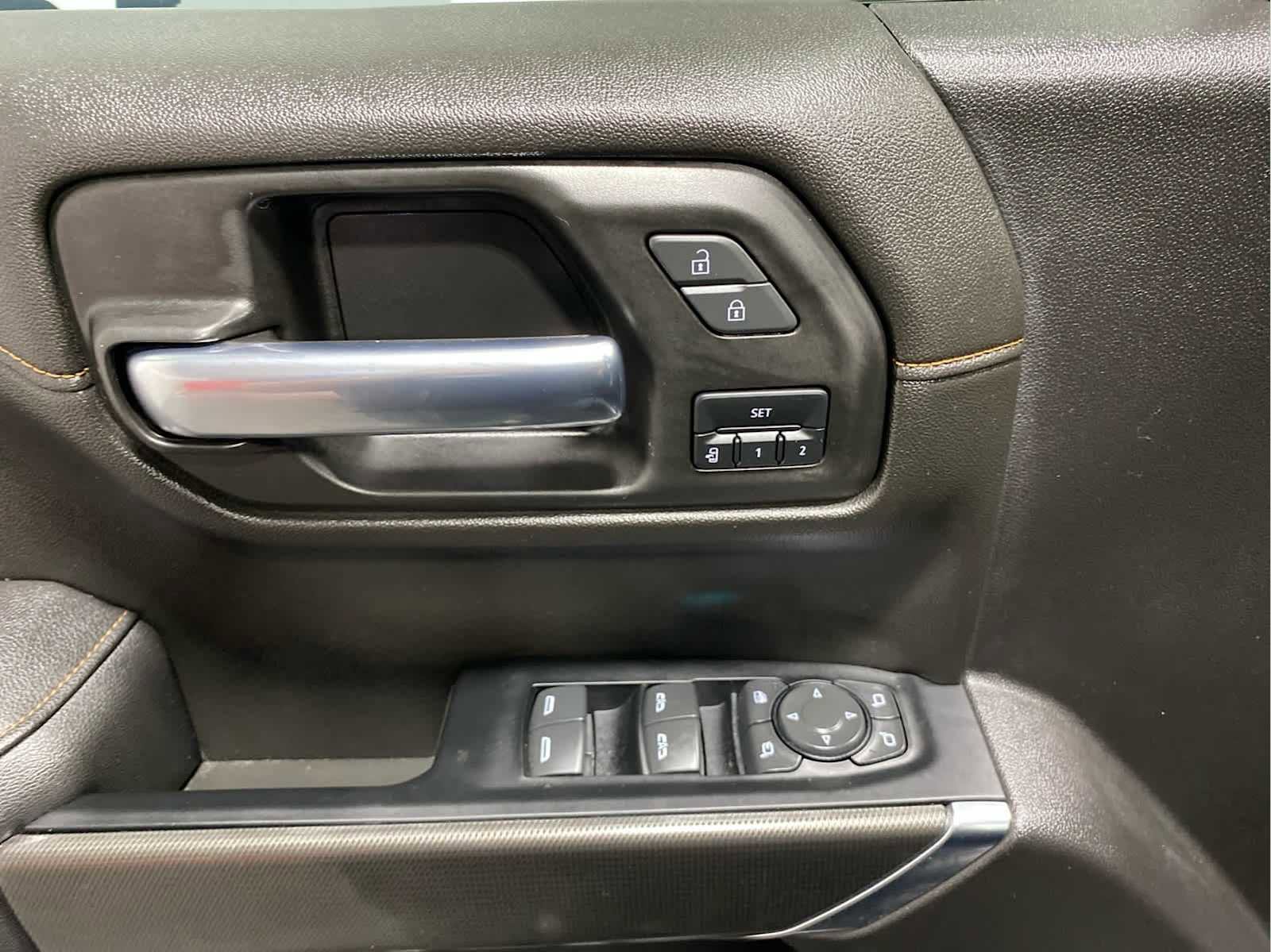 Used 2022 GMC Sierra 1500 AT4 w/ AT4 Preferred Package image 9