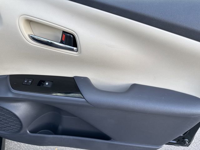 Used 2017 Toyota Prius Four image 21