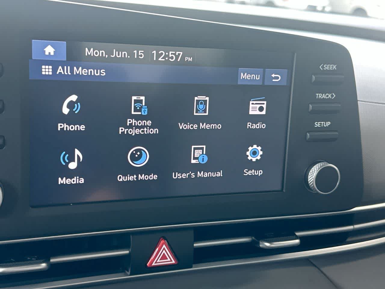 Used 2025 Hyundai Elantra SE FWD image 18