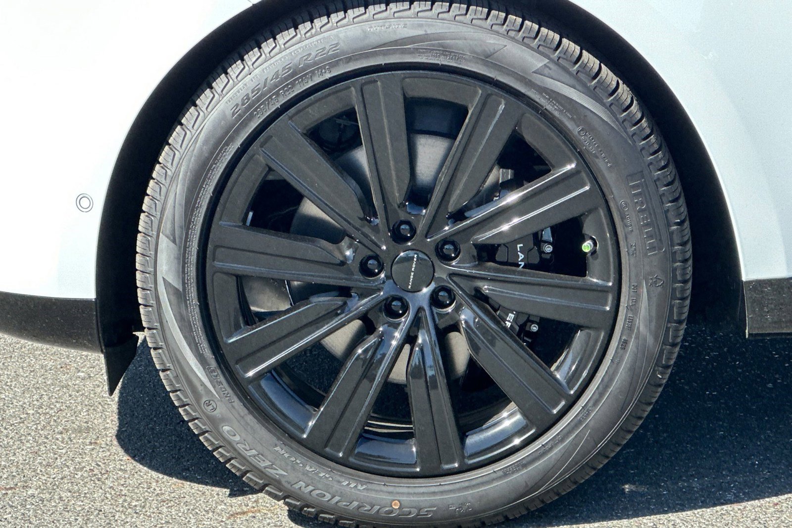 New 2026 Land Rover Range Rover Long Wheelbase SE image 13