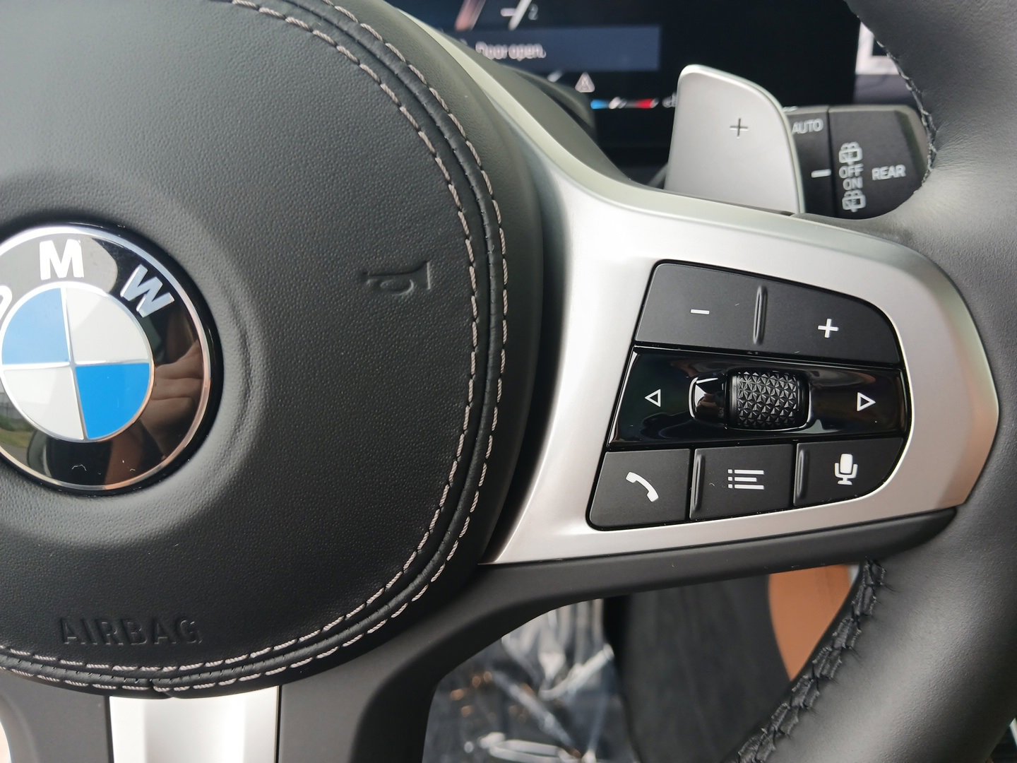 Used 2026 BMW X5 xDrive40i w/ M Sport Package image 15