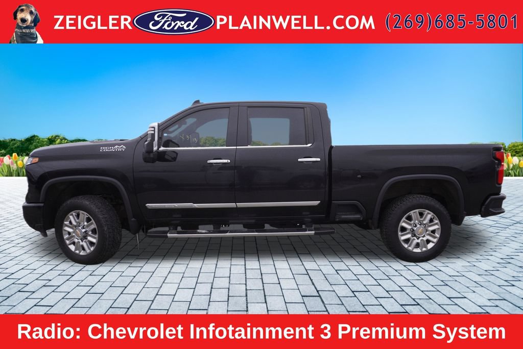 Used 2024 Chevrolet Silverado 2500 High Country AWD/4WD image 3