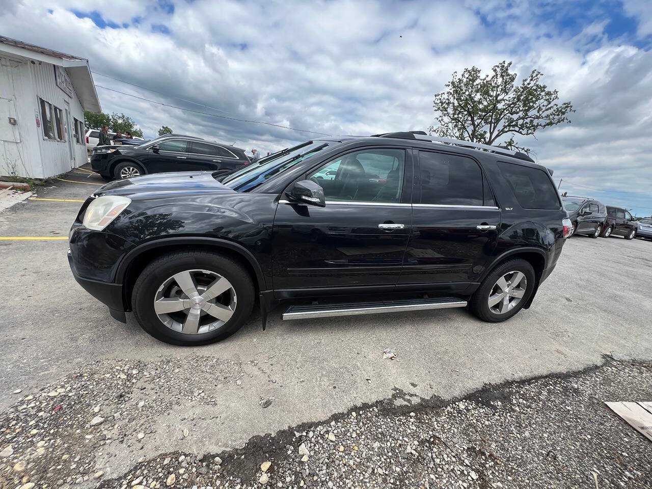 Used 2012 GMC Acadia SLT w/ LPO, 'HIT The Road' Package AWD/4WD image 18
