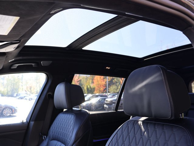 Used 2025 BMW X7 M60i AWD/4WD image 19