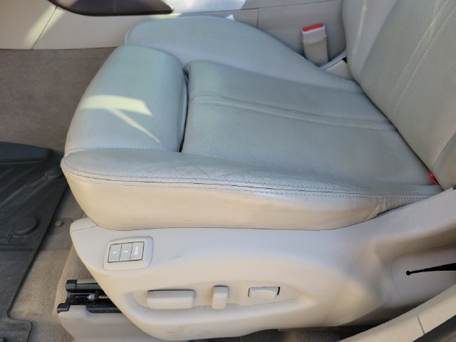 Used 2016 Cadillac SRX Luxury w/ Driver Awareness Package FWD image 24
