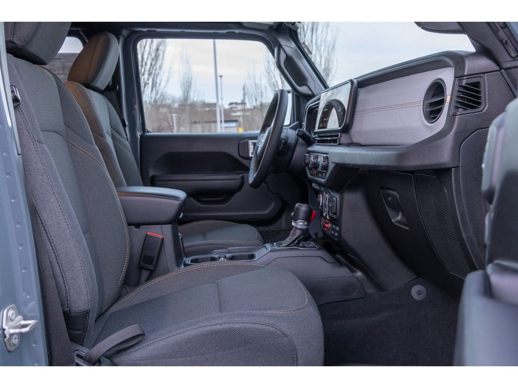 Used 2024 Jeep Gladiator Sport image 11