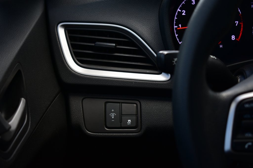 Used 2020 Hyundai Accent SE image 31