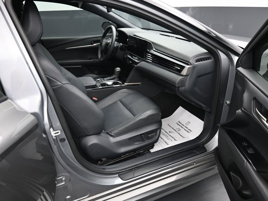 Used 2025 Toyota Camry XSE image 13