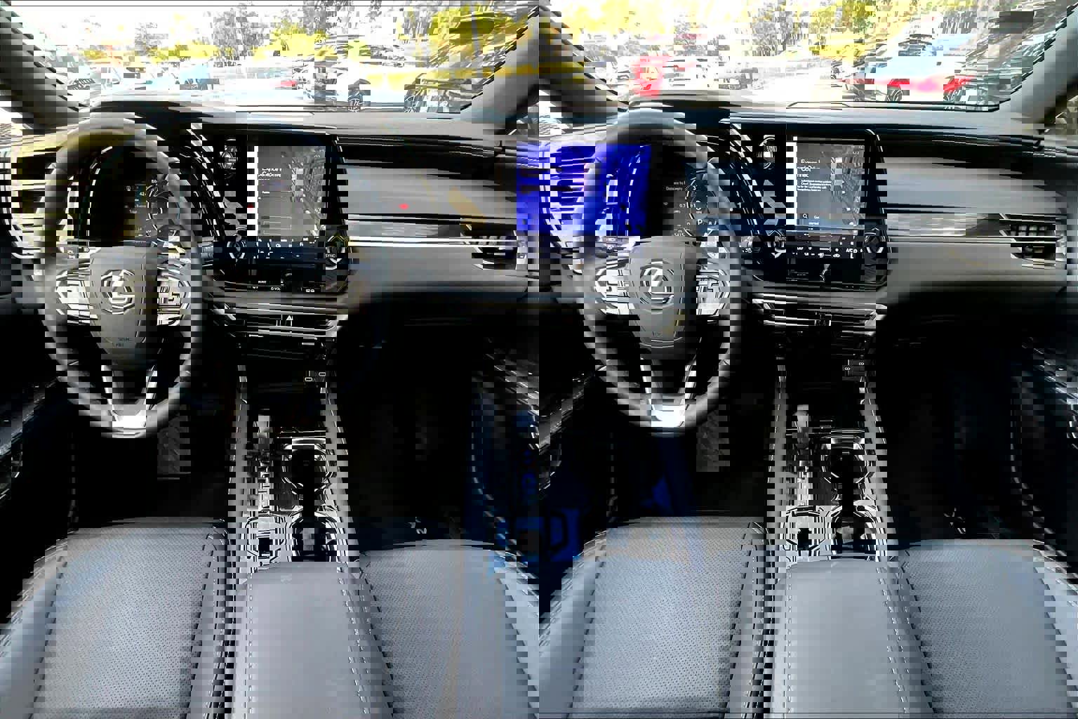 Used 2024 Lexus RX 350 FWD w/ Technology Package image 15