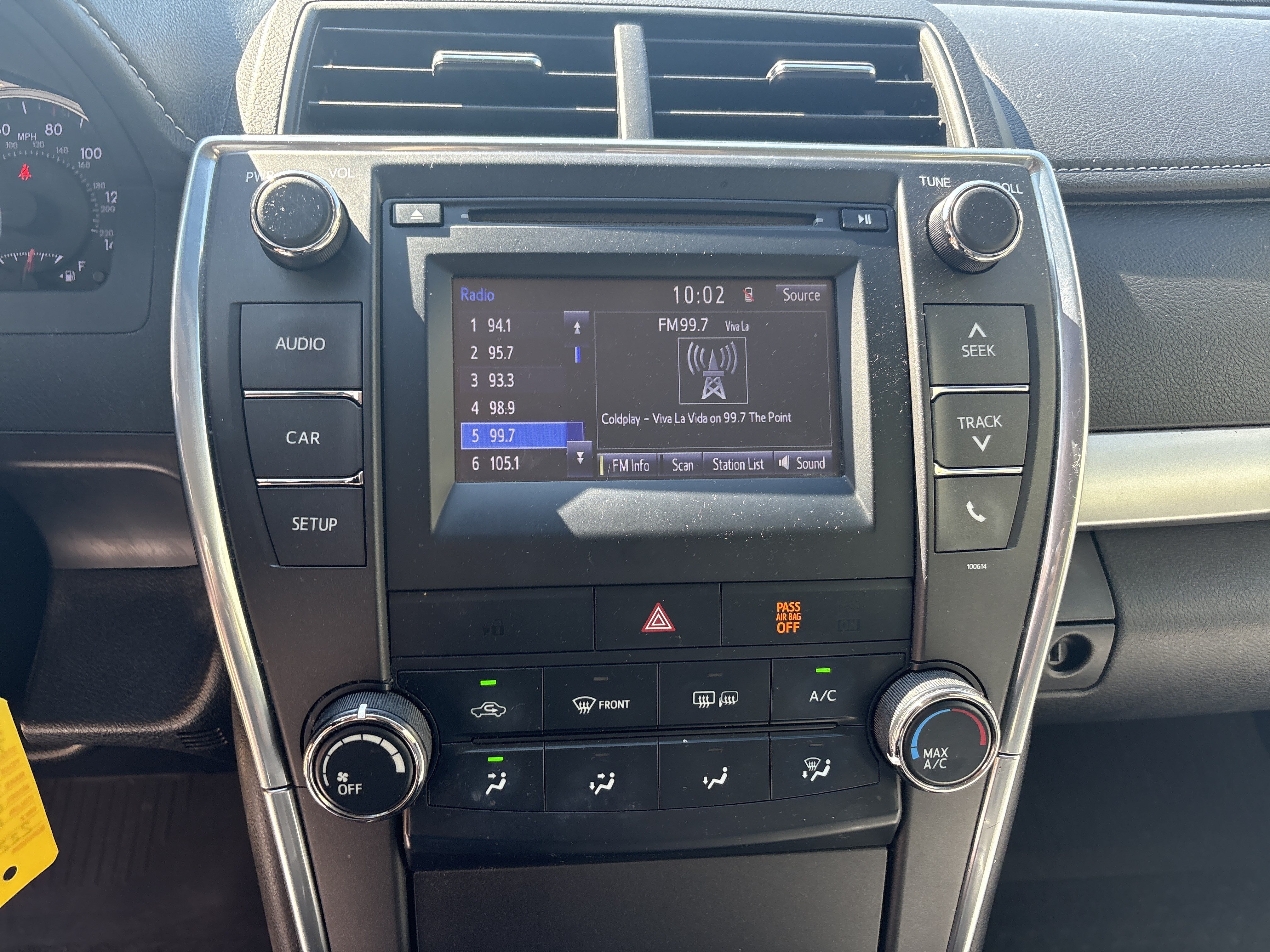 Used 2016 Toyota Camry SE FWD image 23
