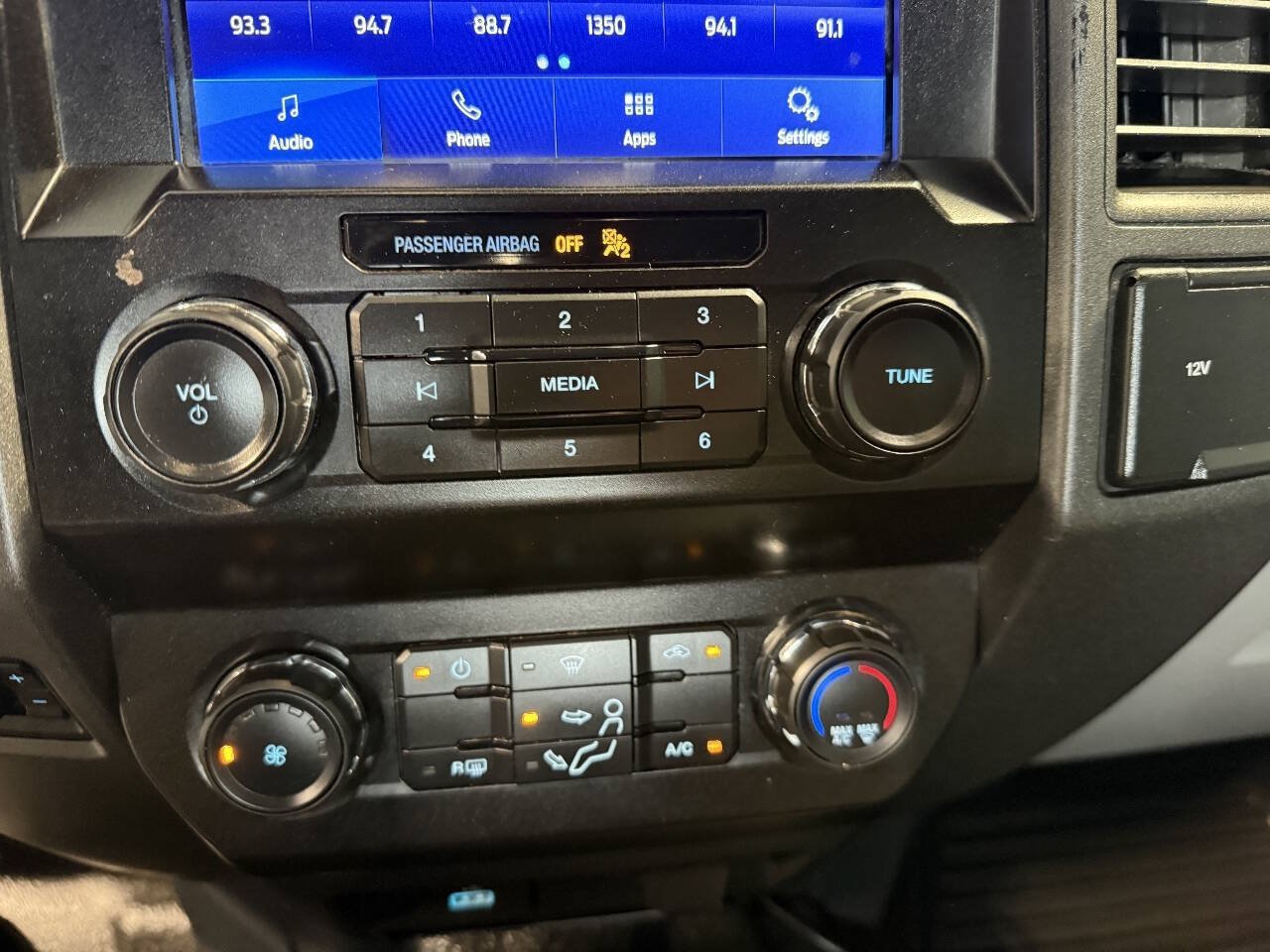 Used 2022 Ford F350 XL w/ Power Equipment Group AWD/4WD image 17