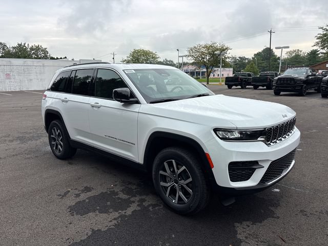 New 2027 Jeep Grand Cherokee Laredo X AWD/4WD image 6