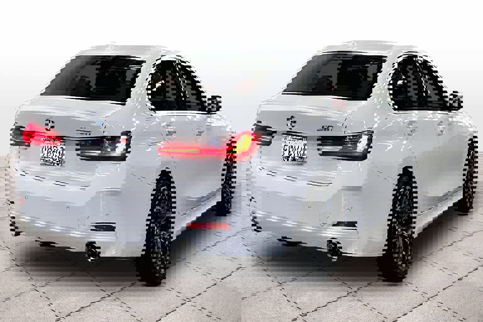 Used 2025 BMW 330i Sedan w/ Convenience Package image 16