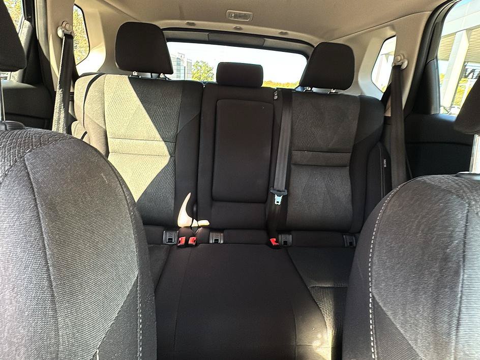 Certified 2025 Nissan Rogue SV FWD image 27