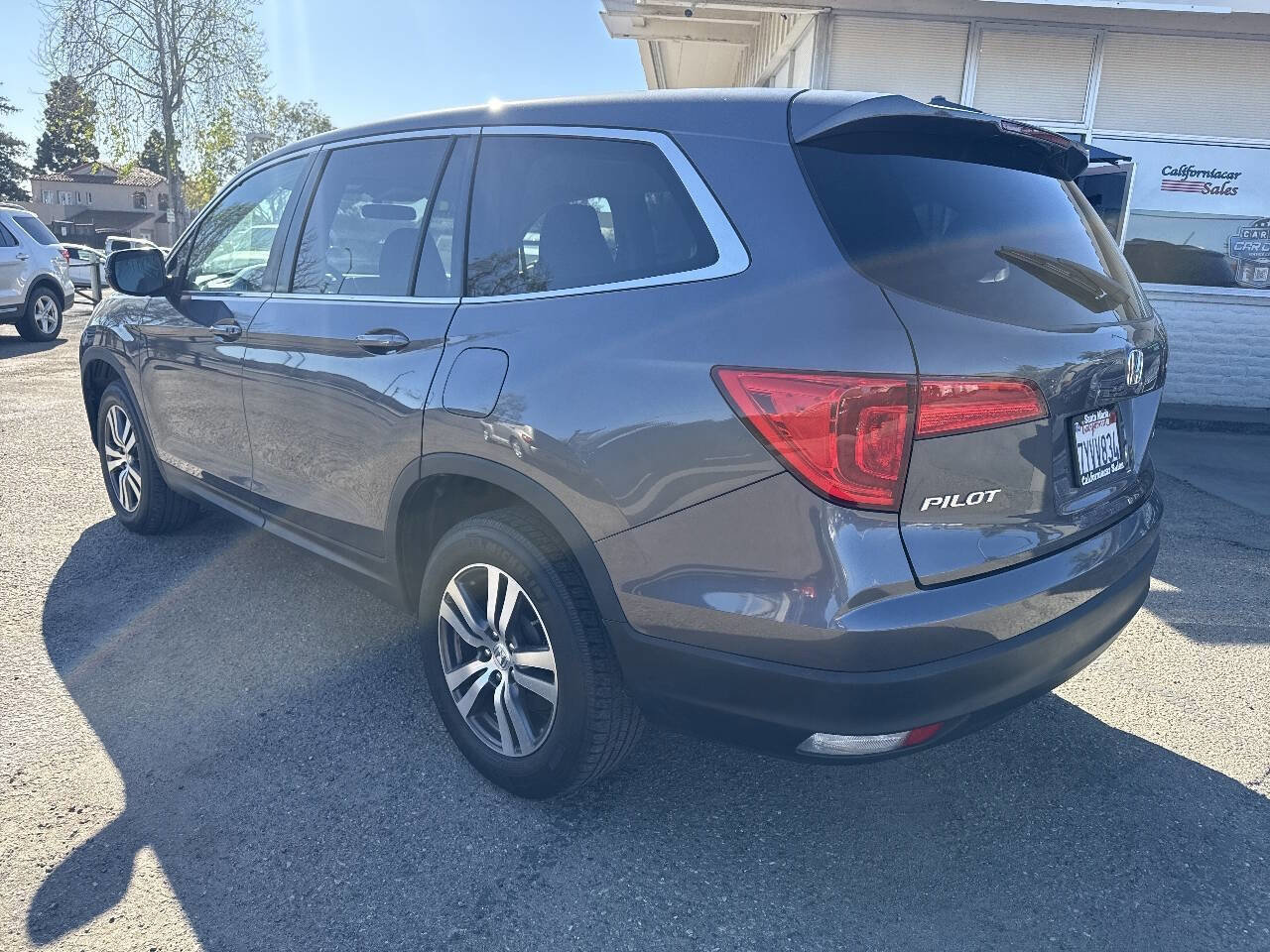 Used 2017 Honda Pilot EX image 9