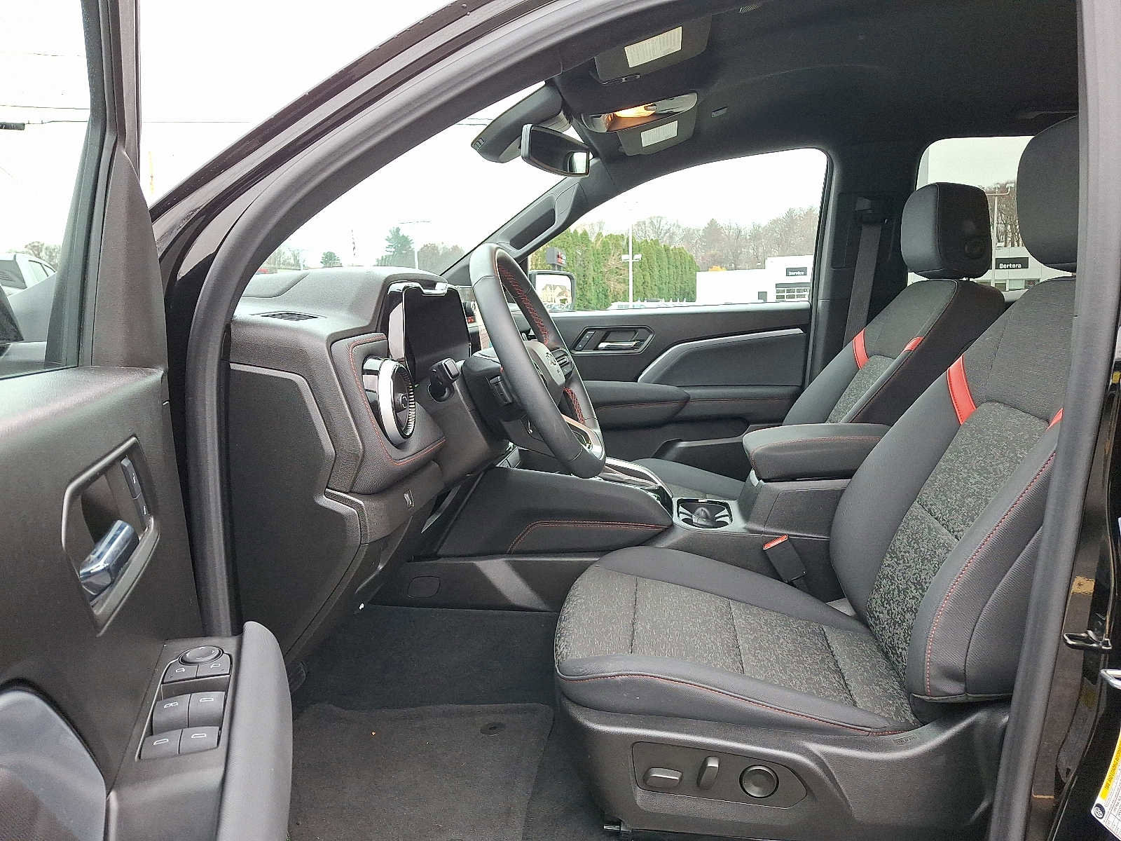 Used 2024 Chevrolet Colorado Z71 w/ Z71 Convenience Package 2 image 14