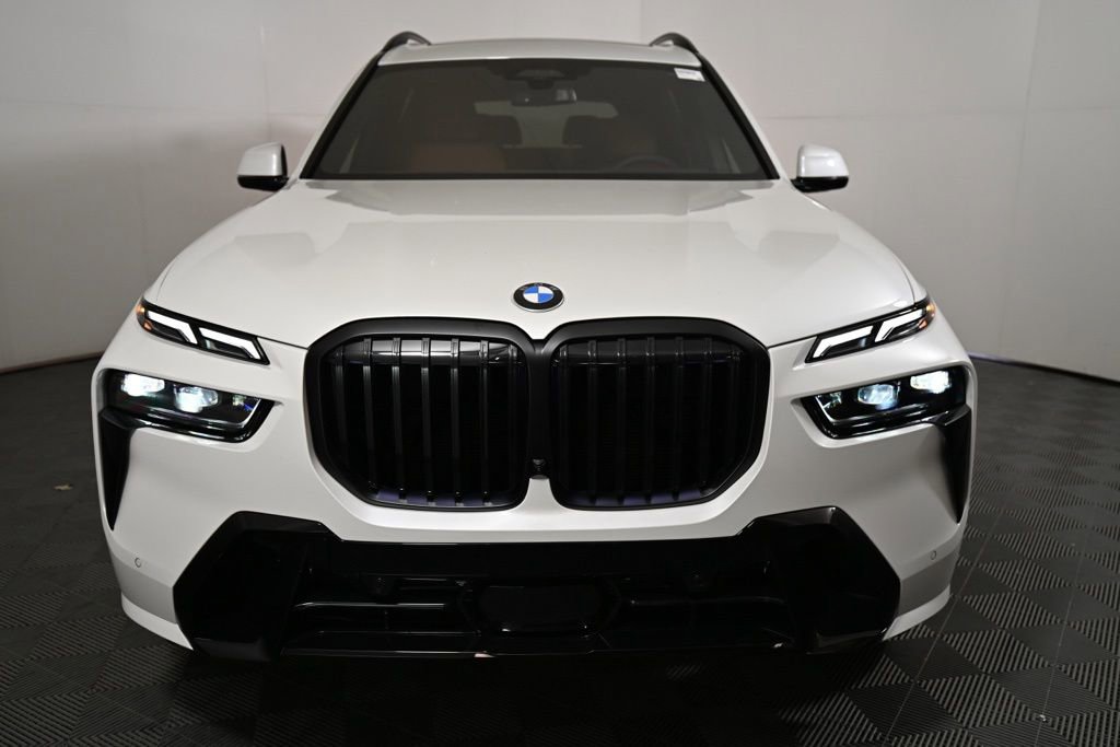 New 2026 BMW X7 xDrive40i w/ M Sport Package AWD/4WD image 3