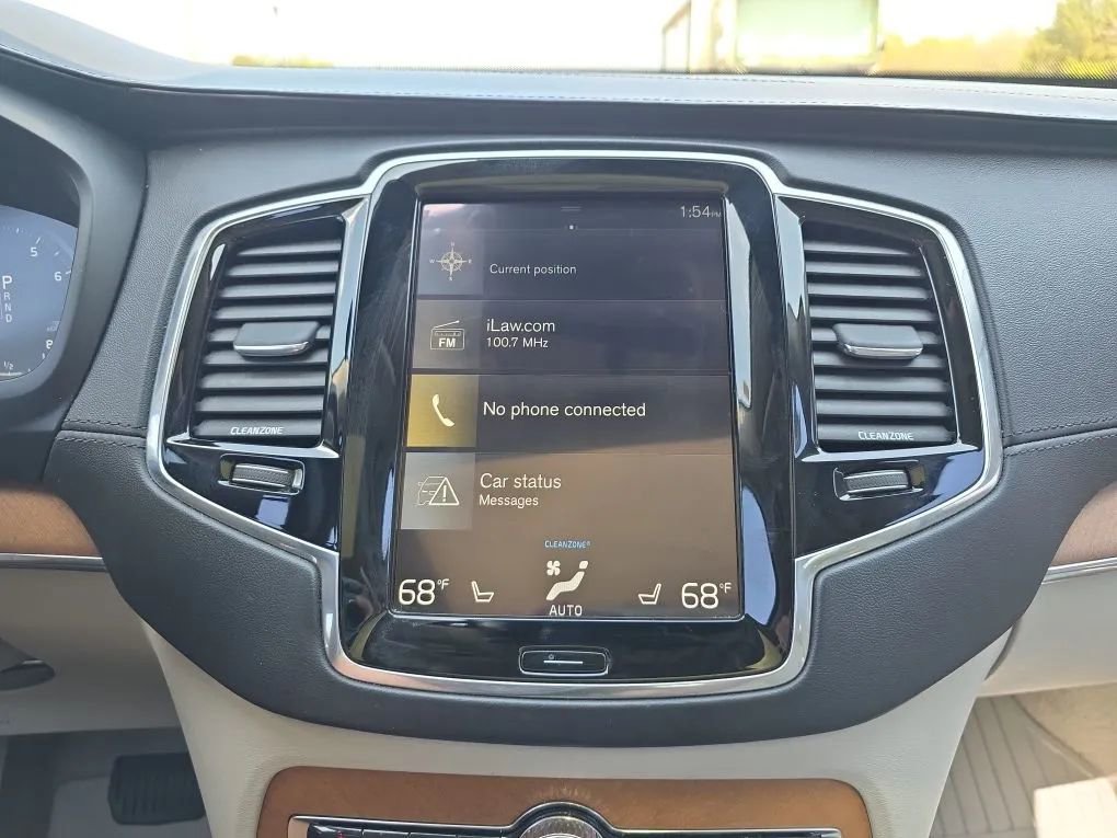 Used 2016 Volvo XC90 T6 Inscription w/ Vision Package image 28