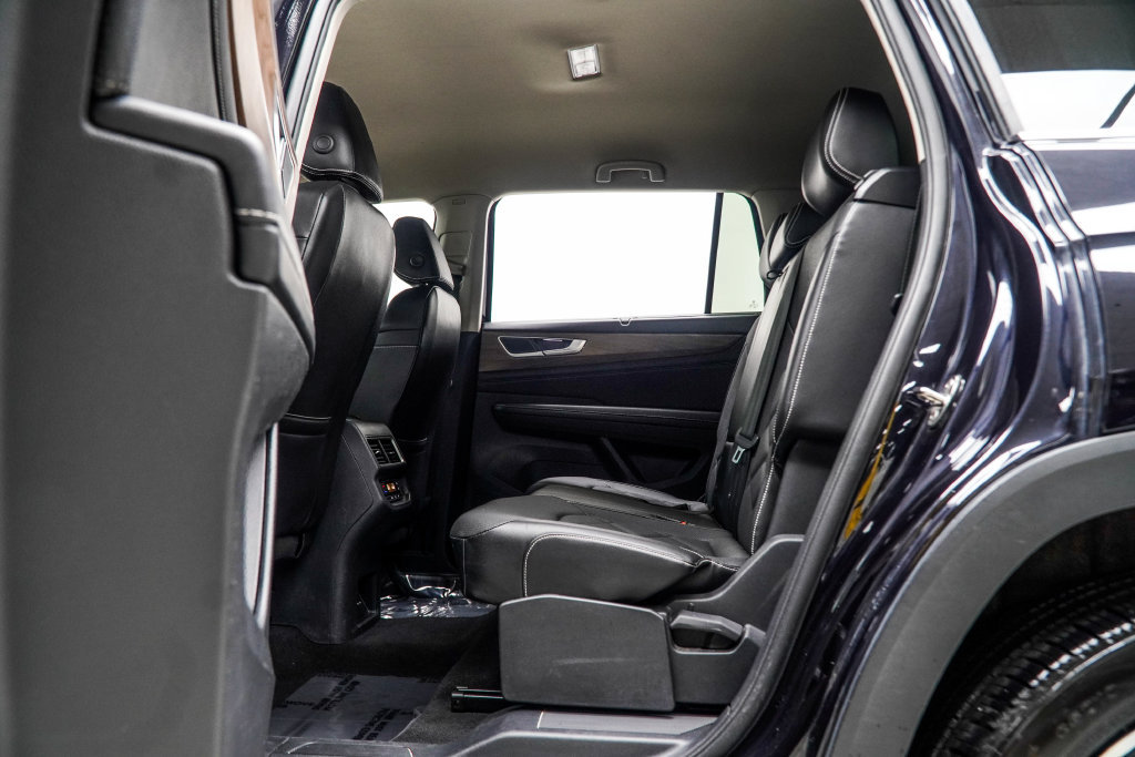 Used 2024 Volkswagen Atlas SE AWD/4WD image 38