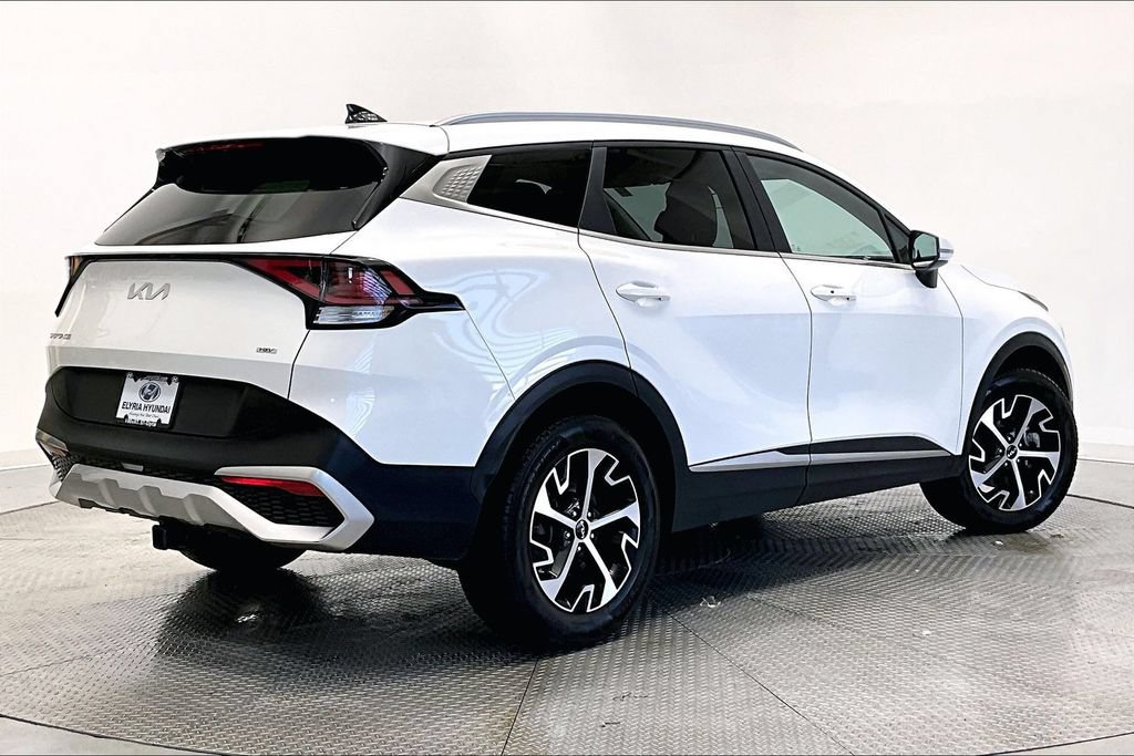 Used 2023 Kia Sportage EX AWD/4WD image 2