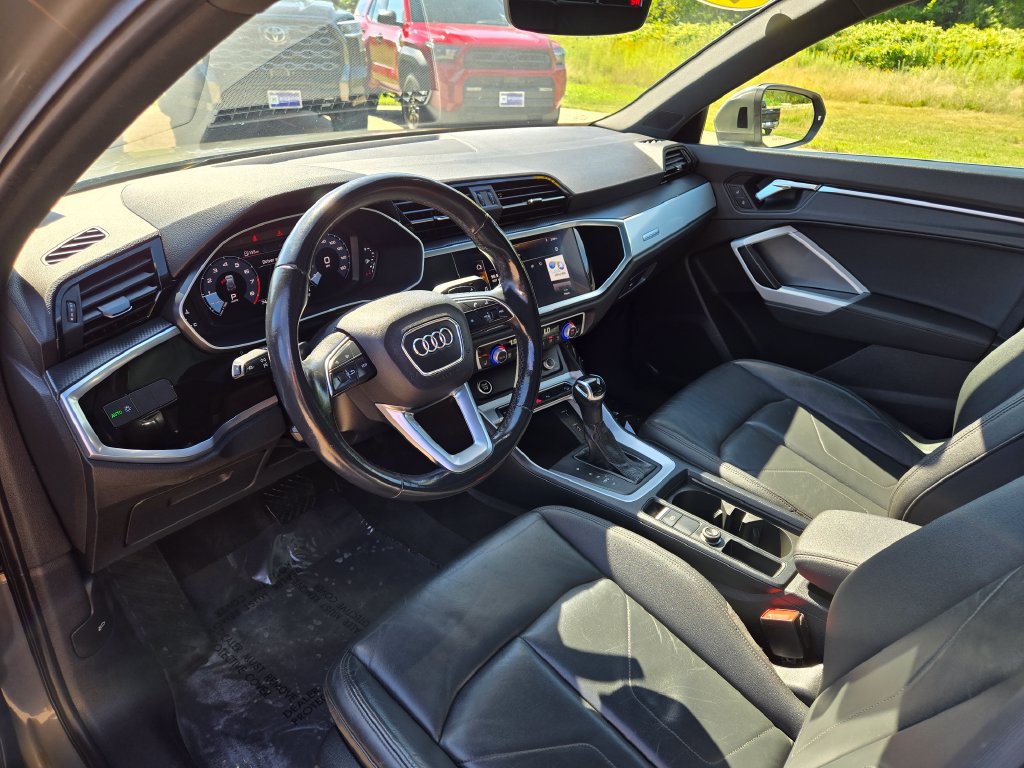 Used 2021 Audi Q3 2.0T Premium w/ Convenience Package AWD/4WD image 14