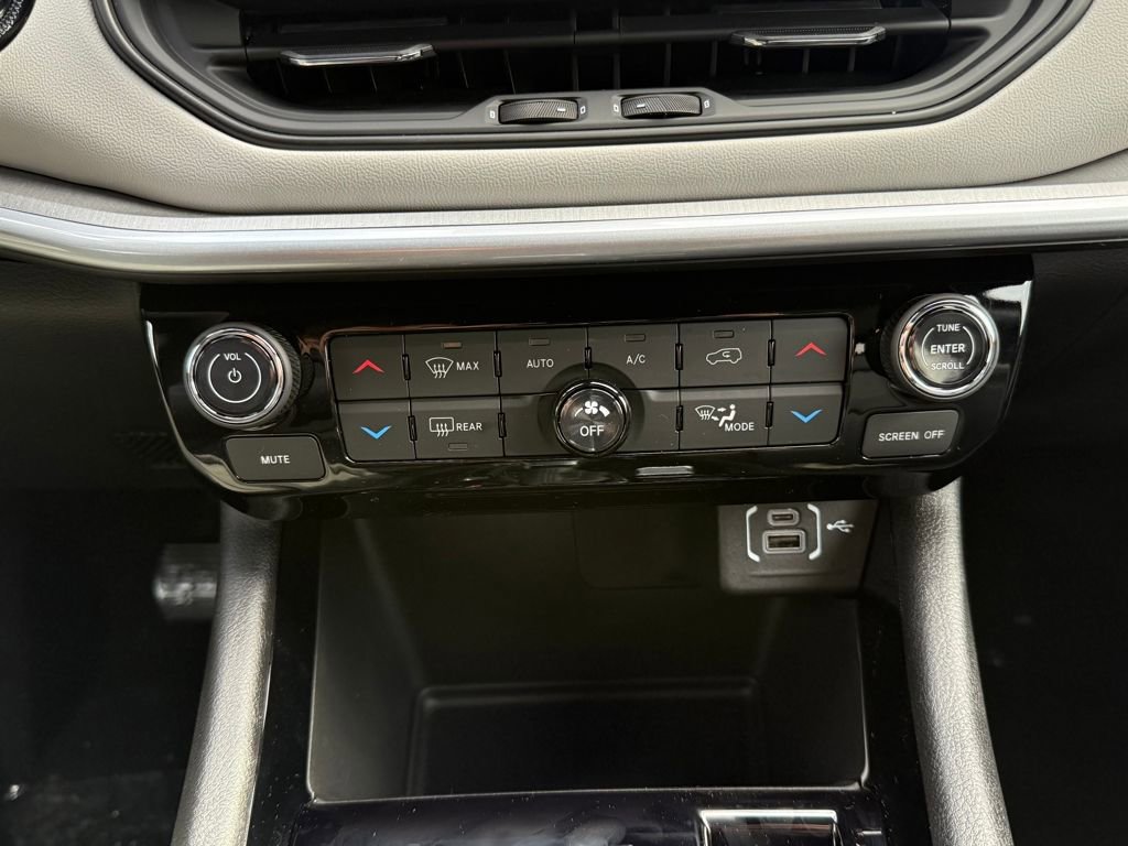 New 2026 Jeep Compass Limited image 22