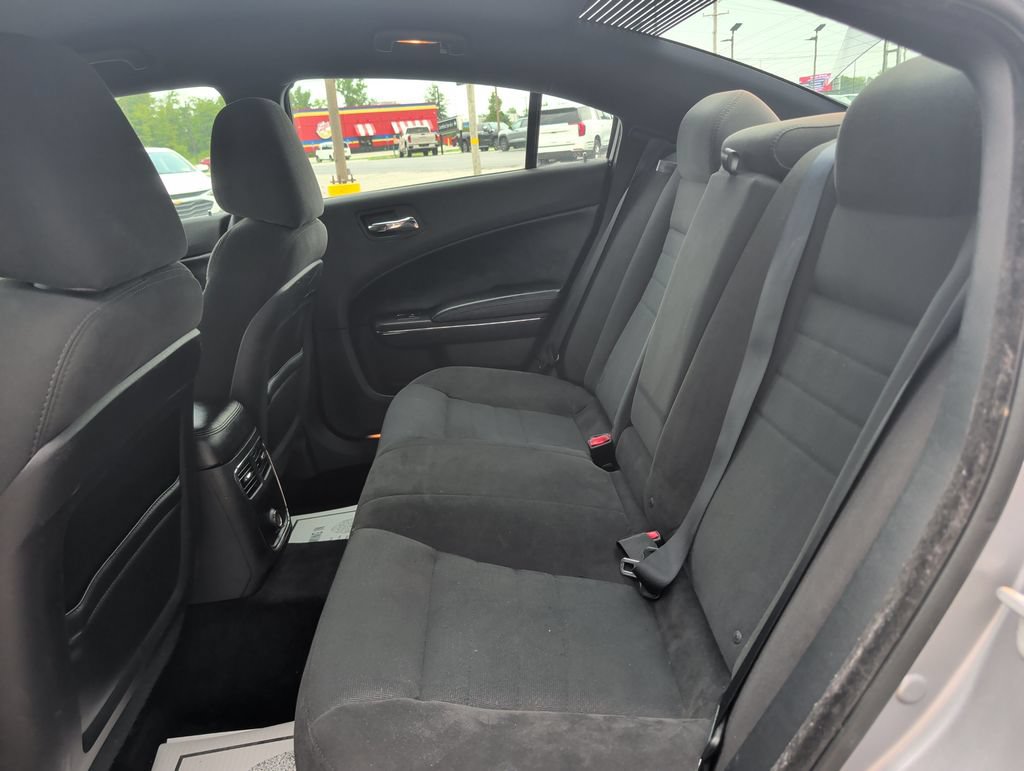 Used 2013 Dodge Charger SE RWD image 18