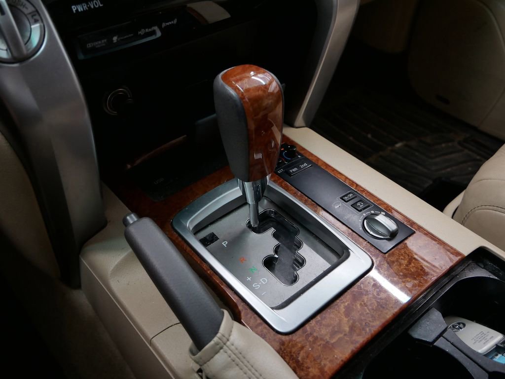 Used 2015 Toyota Land Cruiser image 29