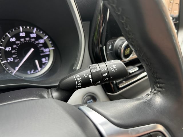 Used 2020 Toyota Highlander XLE FWD image 26