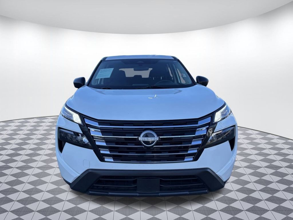 Used 2024 Nissan Rogue S image 2