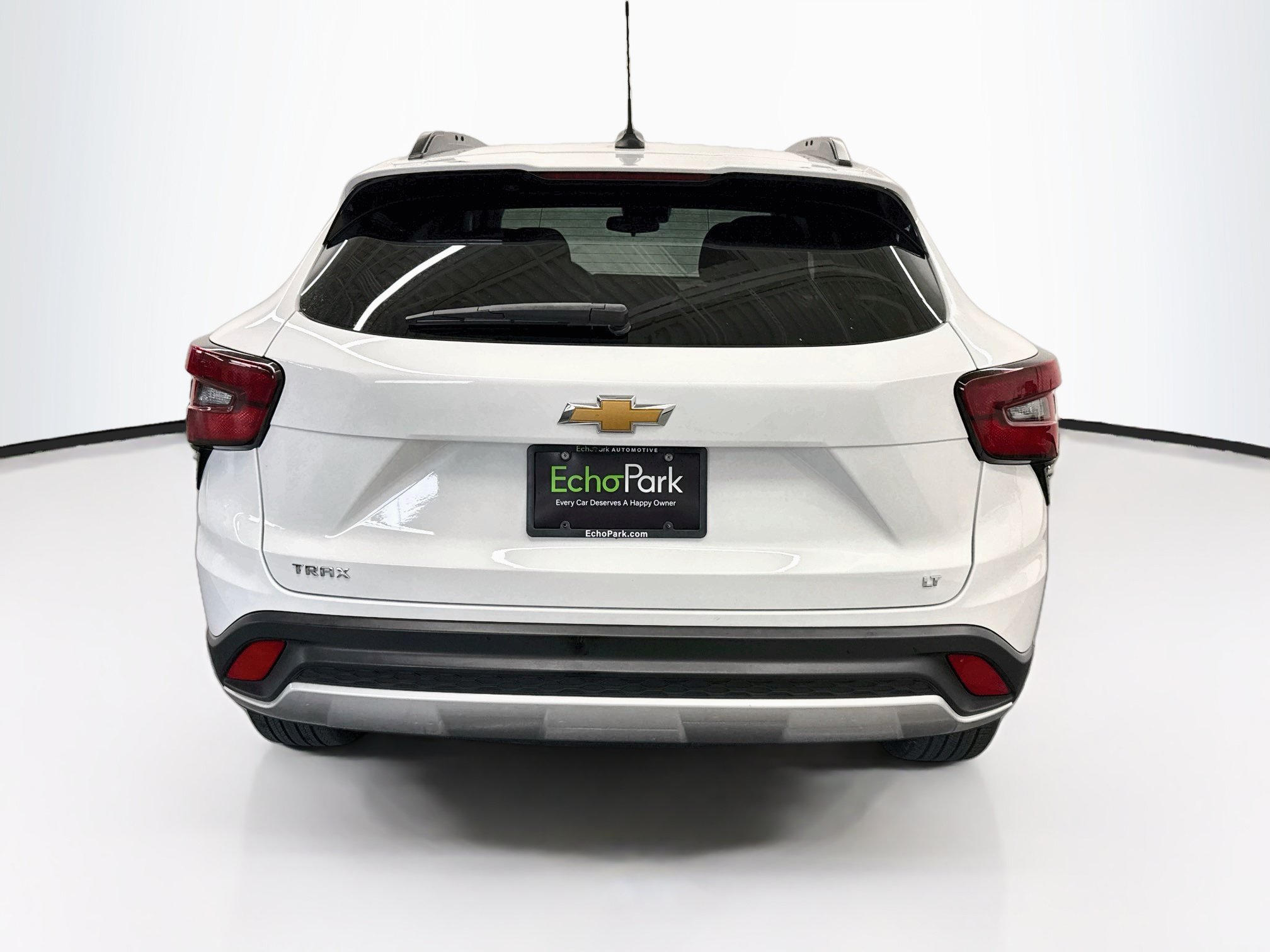 Used 2025 Chevrolet Trax LT FWD image 7