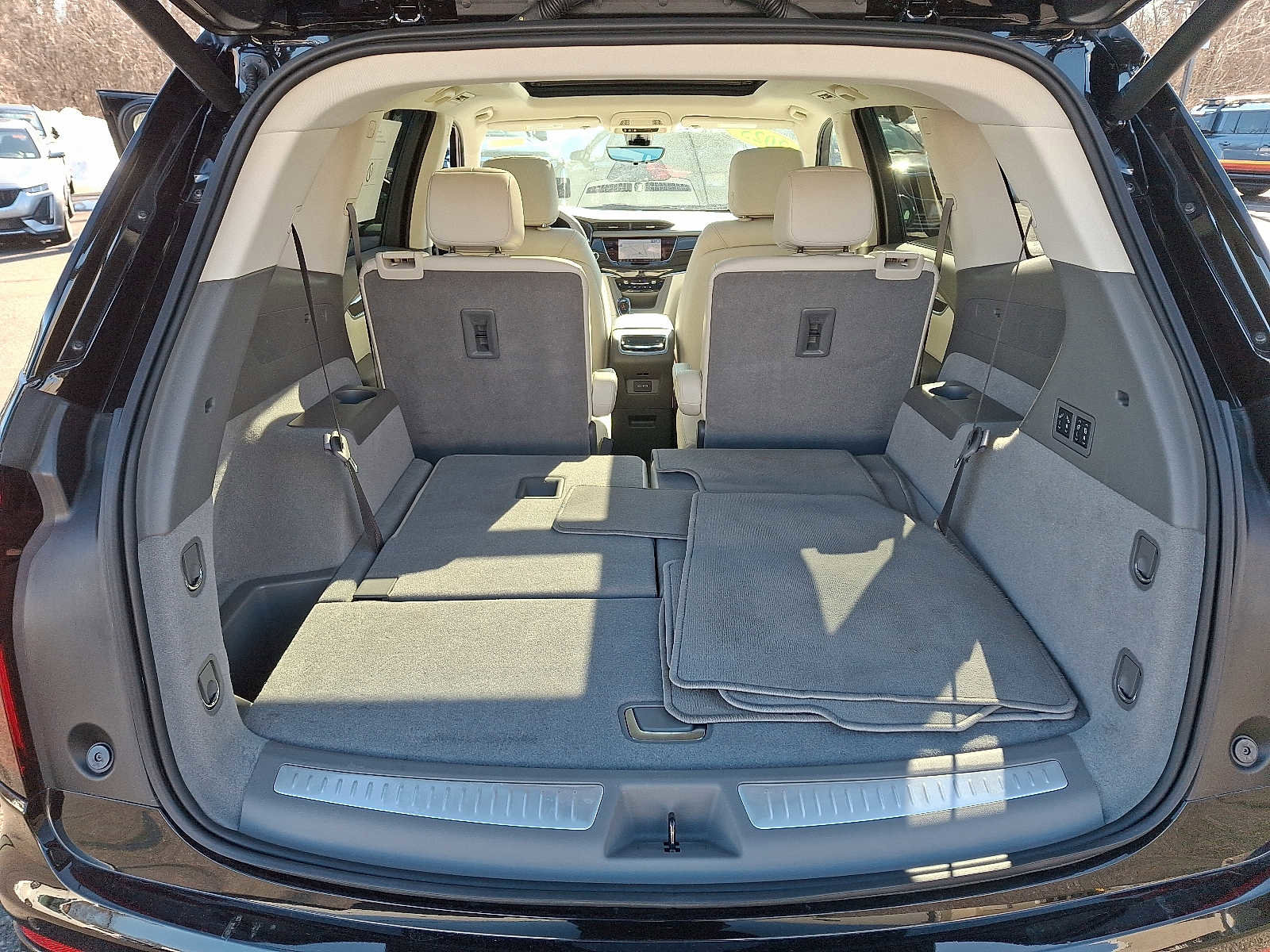 Used 2025 Cadillac XT6 Premium Luxury w/ Technology Package image 28
