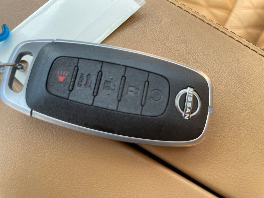 Used 2023 Nissan Rogue Platinum AWD/4WD image 32