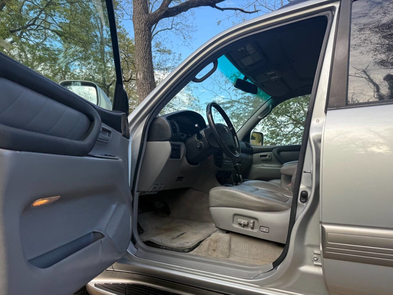 Used 2006 Toyota Land Cruiser image 34