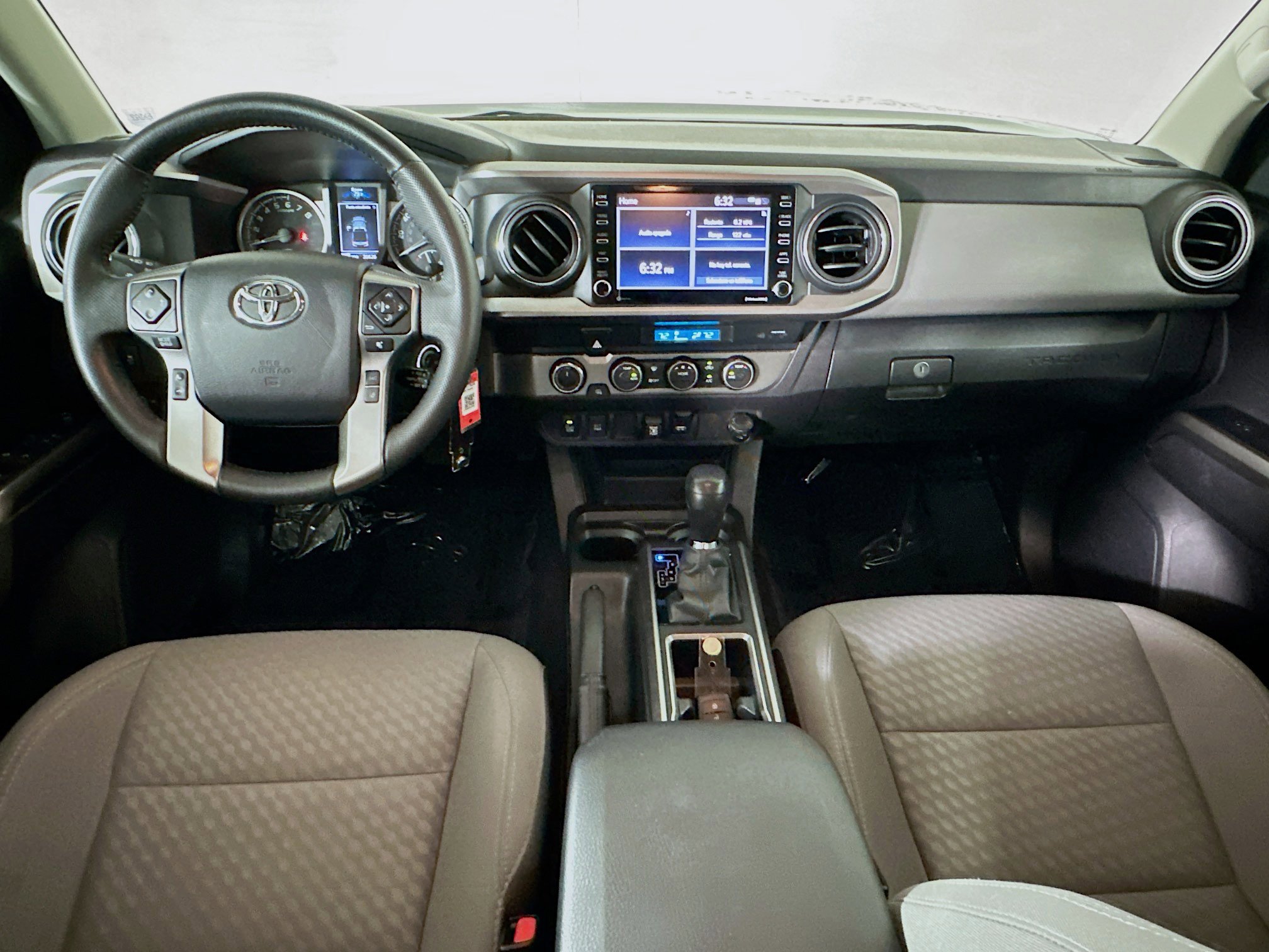 Used 2022 Toyota Tacoma SR5 w/ Technology Package AWD/4WD image 26