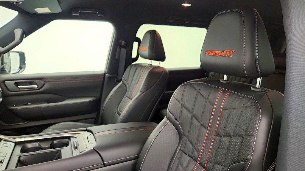 Used 2025 Nissan Armada PRO-4X AWD/4WD image 22
