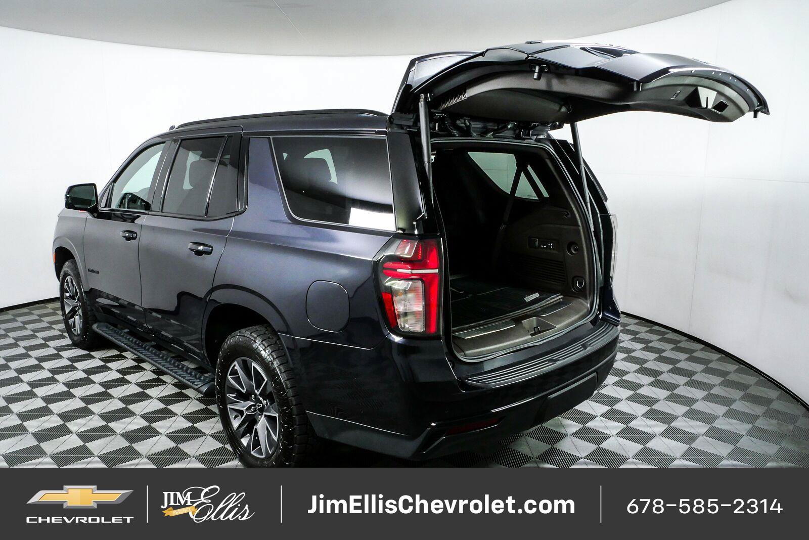 Certified 2023 Chevrolet Tahoe Z71 w/ Luxury Package AWD/4WD image 38