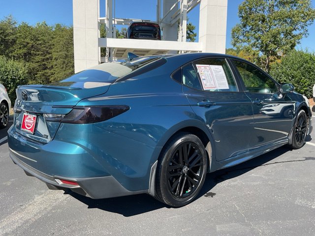 Used 2025 Toyota Camry SE FWD image 8