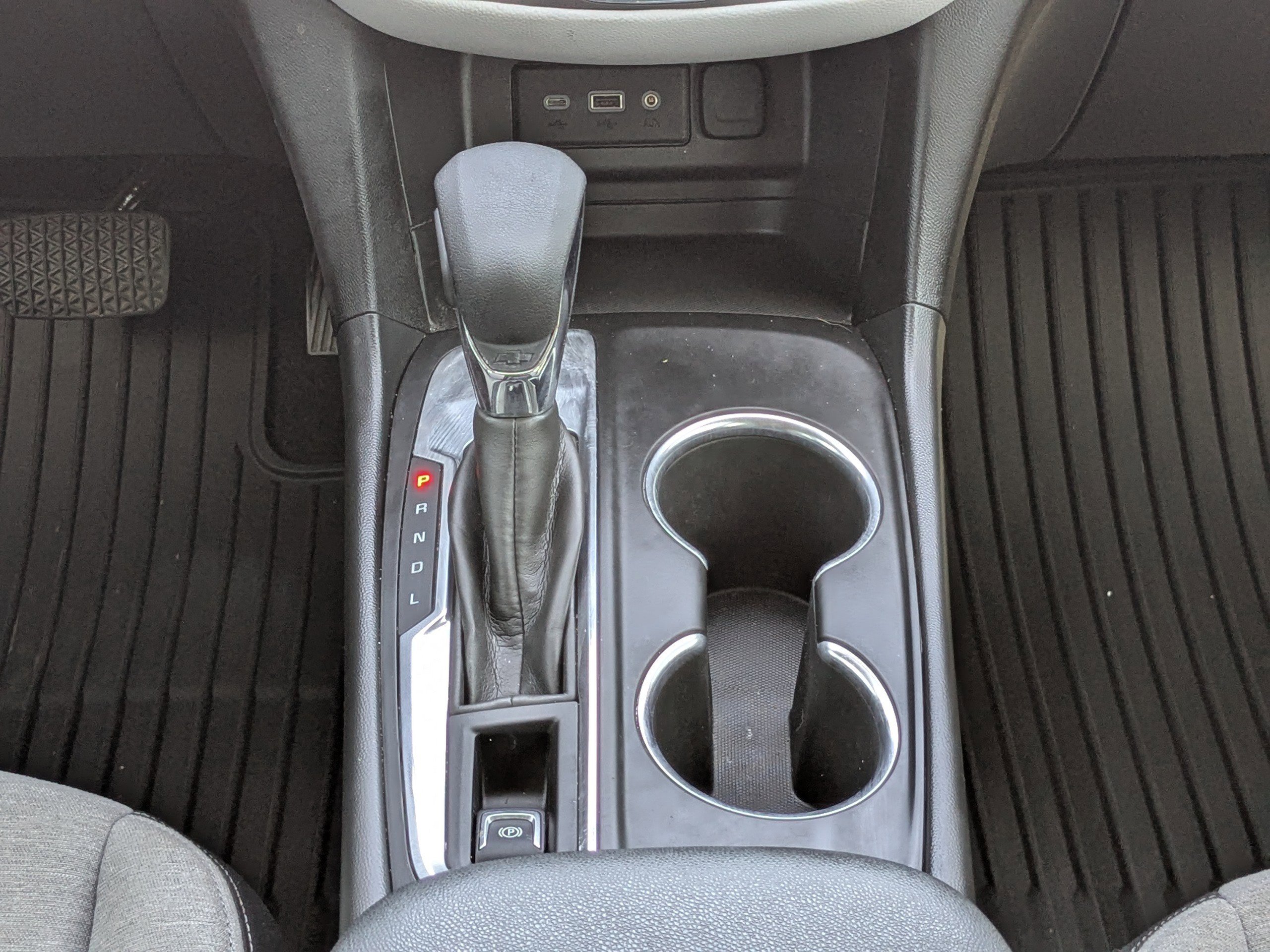 Used 2024 Chevrolet Equinox LS w/ Driver Confidence II Package image 19