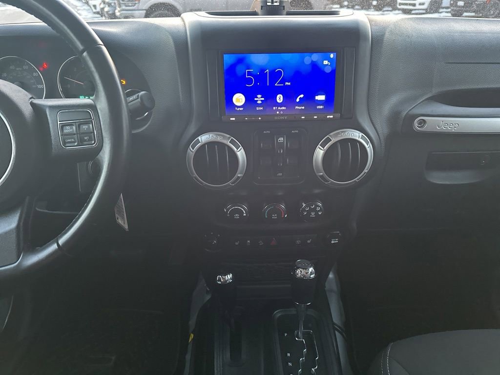 Used 2018 Jeep Wrangler Unlimited Sahara w/ Connectivity Group image 18