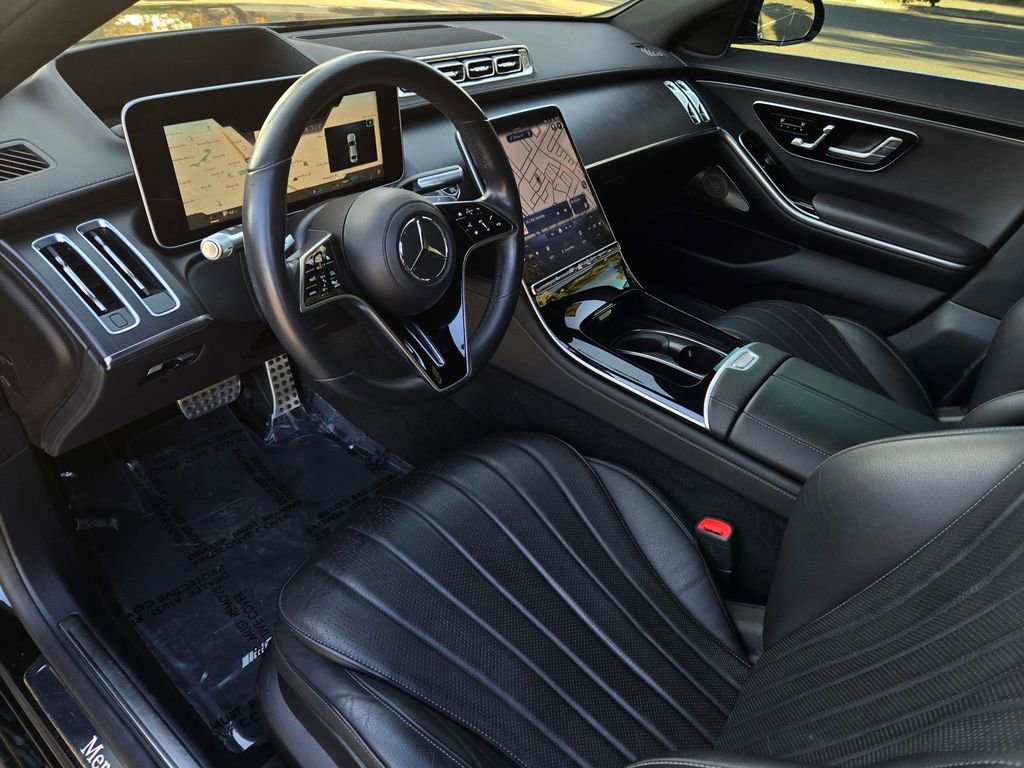Used 2022 Mercedes-Benz S 580 4MATIC Sedan w/ AMG Line Package image 10