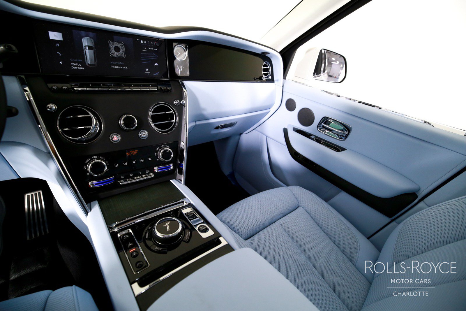 New 2026 Rolls-Royce Cullinan AWD/4WD image 16