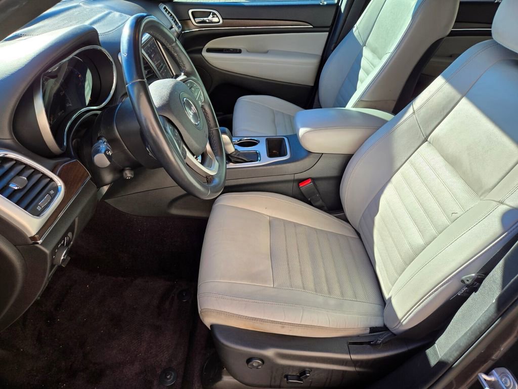 Used 2018 Jeep Grand Cherokee Limited image 12