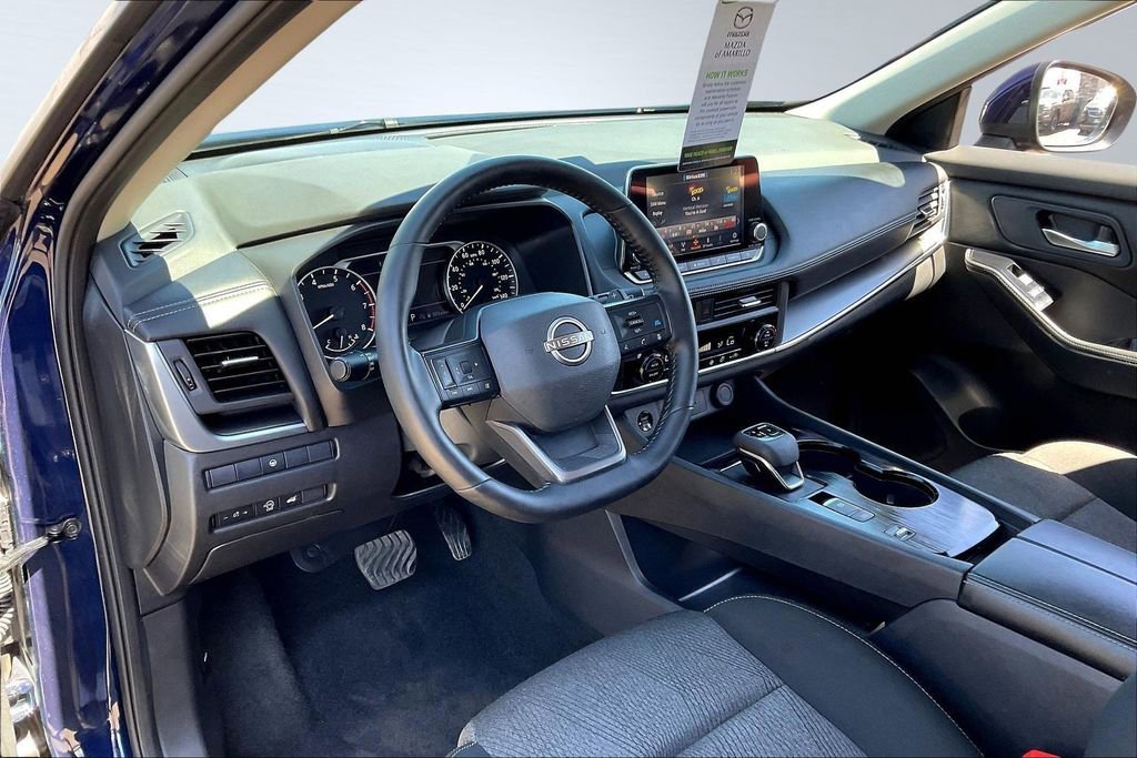 Used 2025 Nissan Rogue SV image 17