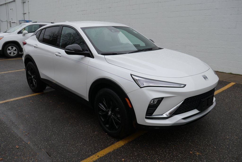 Used 2024 Buick Envista Sport Touring w/ Convenience I Package image 2