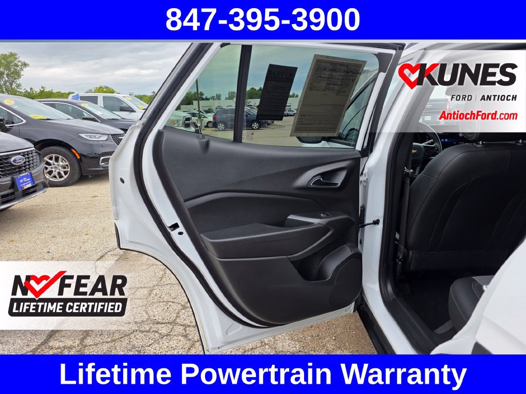 Used 2025 Chevrolet Trax LT FWD image 22