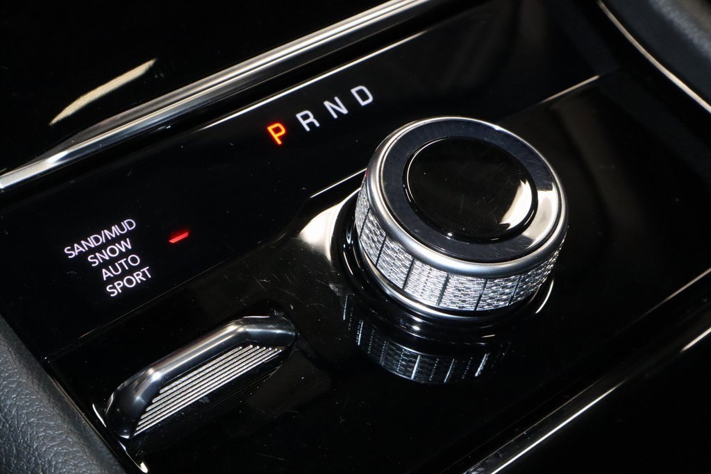 Used 2023 Jeep Grand Cherokee Limited w/ Black Appearance Package image 33