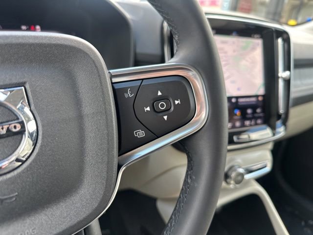 Certified 2023 Volvo XC40 B5 Ultimate w/ Climate Package image 27