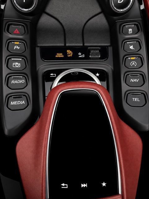 Used 2021 Aston Martin V8 Vantage Roadster RWD image 23